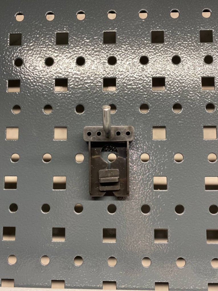 Крючок 38 мм купить в Смоленске