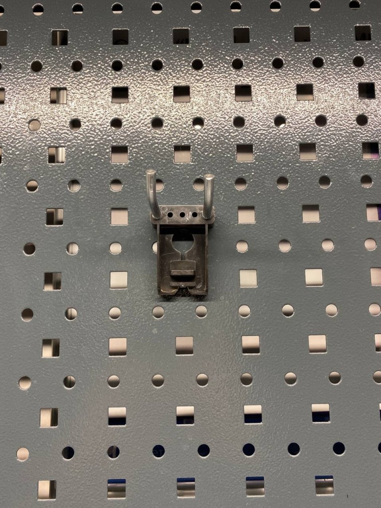 Крючок двойной 38 мм купить в Смоленске