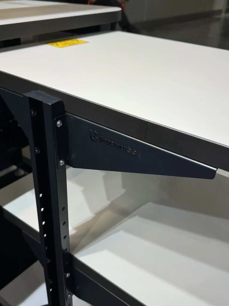 Подкатной антистатический стол SPC A купить в Смоленске